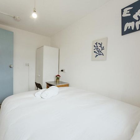 Upton Park Bedrooms 25 Min To Central London Exterior foto