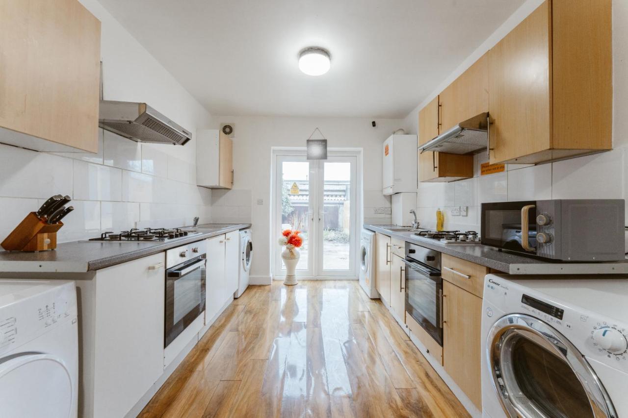 Upton Park Bedrooms 25 Min To Central London Exterior foto