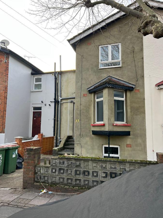 Upton Park Bedrooms 25 Min To Central London Exterior foto