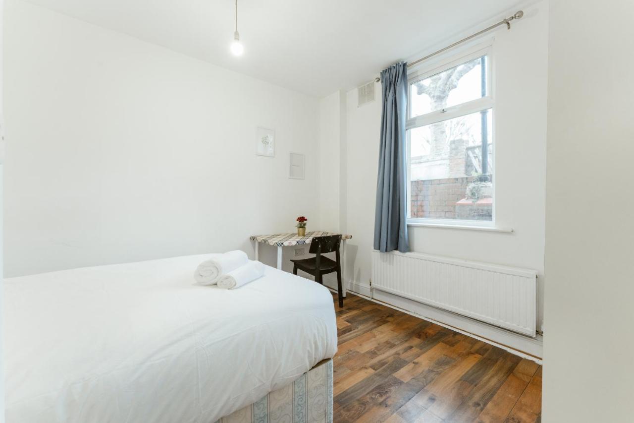 Upton Park Bedrooms 25 Min To Central London Exterior foto