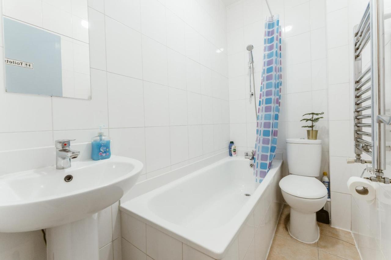 Upton Park Bedrooms 25 Min To Central London Exterior foto