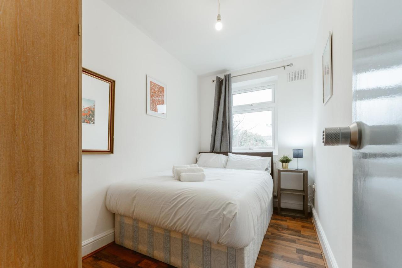 Upton Park Bedrooms 25 Min To Central London Exterior foto