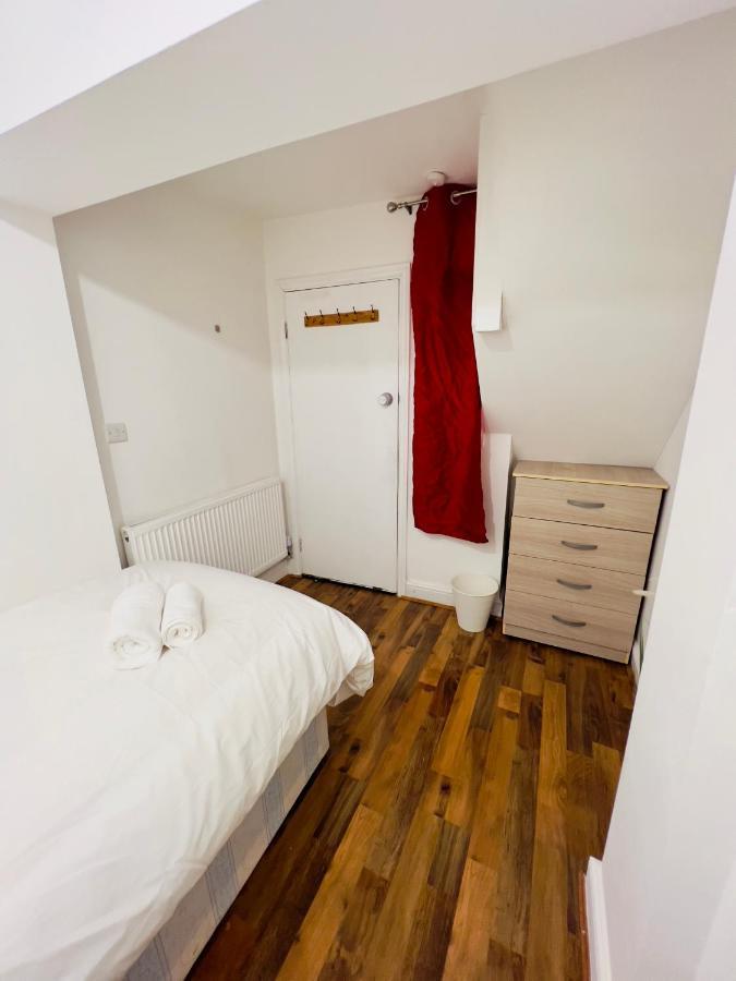 Upton Park Bedrooms 25 Min To Central London Exterior foto
